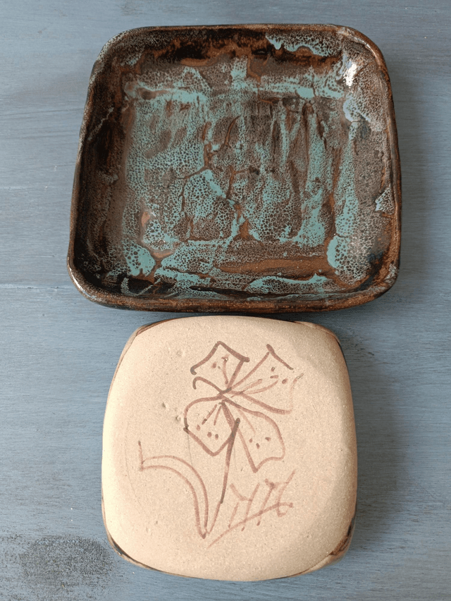 Ensemble  2 assiettes carrées 