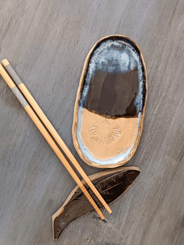 Ensemble Plat oval brun et poisson temmoku 