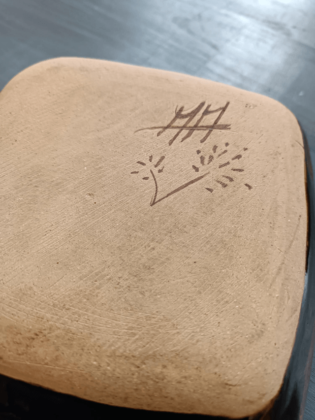 Assiette plat  carrée rouge kaki GM