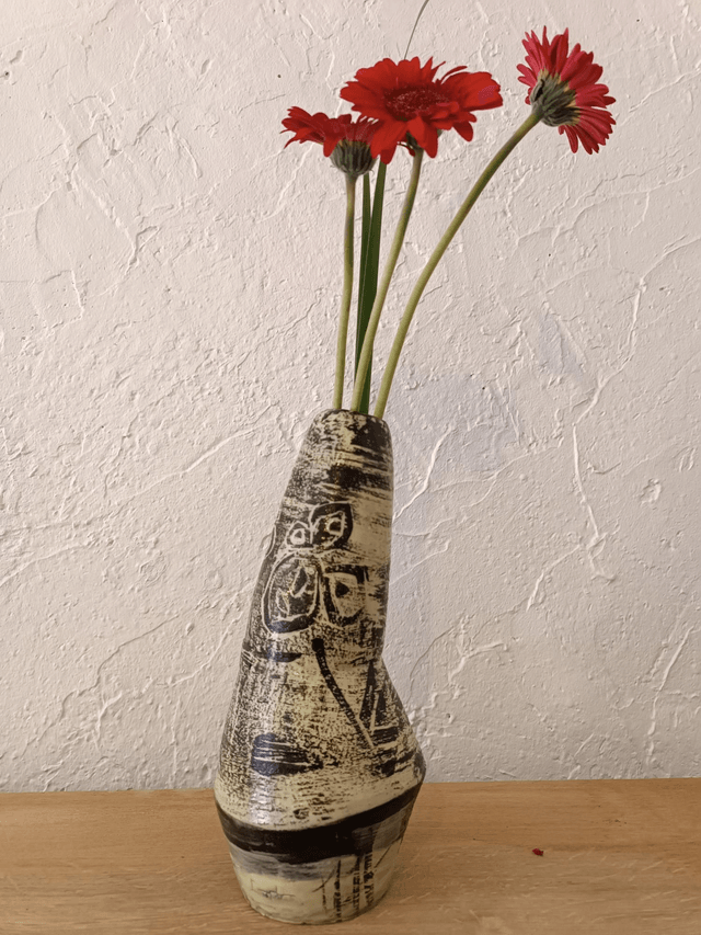 Vase scraffito jaune noir 