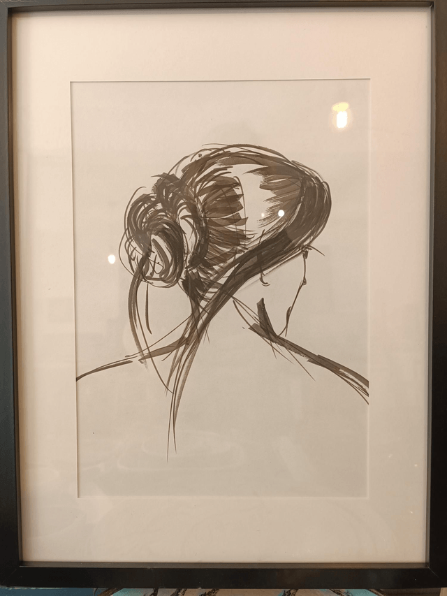 Croquis femme encadré 