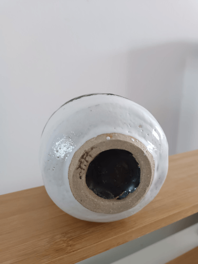 Vase  bicolore blanc brun  métal   ceramicart 