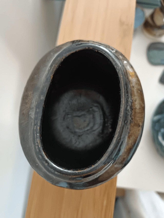 Vase  bicolore blanc brun  métal   ceramicart 