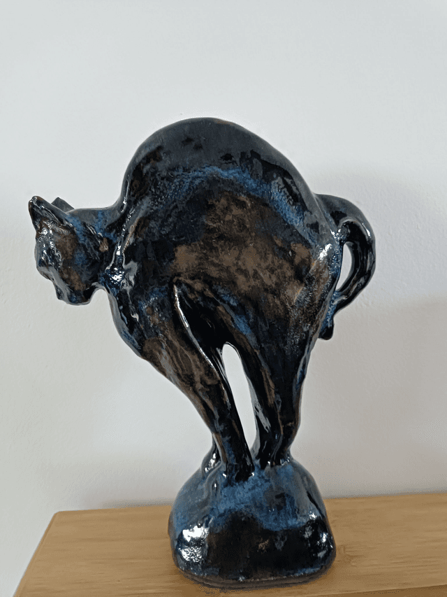  Vendues 2 version Chat effrayé  deux sculptures 