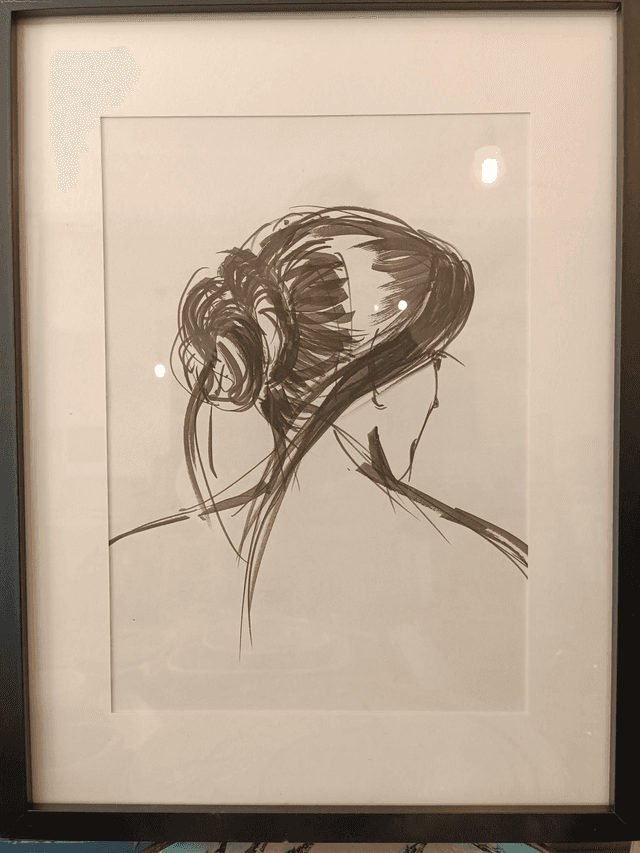 Croquis femme encadré 