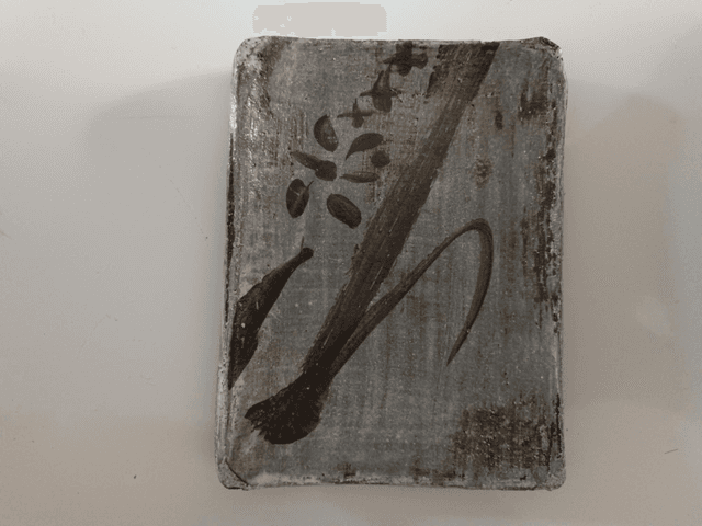 Plat émaux effets pinceaux terre noire